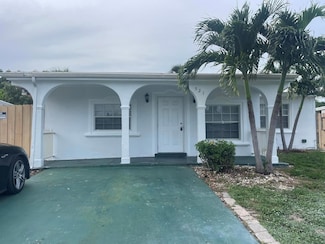 521 Brown Rd, Lantana, FL 33462