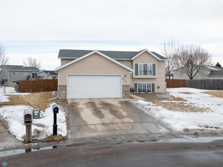 4925 10th Ave S, Fargo, ND 58103