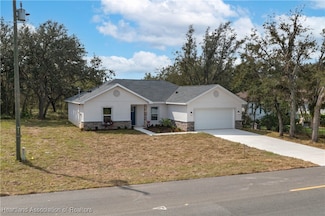 3137 W County Line Rd, Avon Park, FL 33825