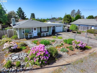 311 Maple St, Brookings, OR 97415