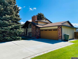 1019 Laredo Dr, Douglas, WY 82633