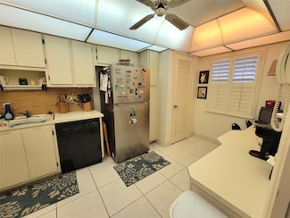 3510 Oaks Way Unit 405, Pompano Beach, FL 33069