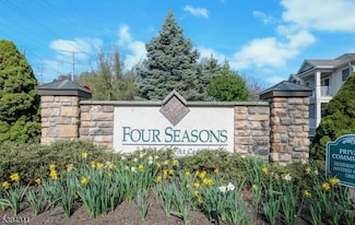 806 Holly Ln, Cedar Grove, NJ 07009