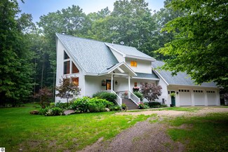 6547 S Maple Valley Rd NE, Mancelona, MI 49659