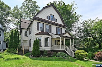 32 Brainard Place, Ridgewood, NJ 07450