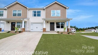 21 Virginia Commons Dr, Arden, NC 28704