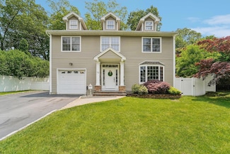 10 Willow Dr, Suffern, NY 10901