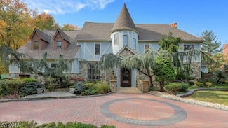 4 Yorkshire Ct, Warren, NJ 07059