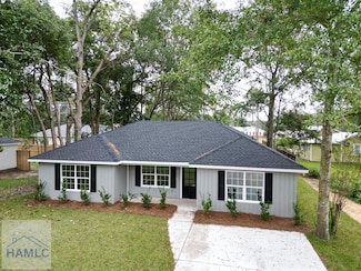 387 S 2nd St, Jesup, GA 31545