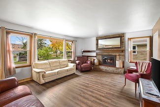 210 Pleasant Dr, Waunakee, WI 53597