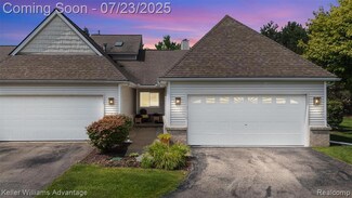 61027 Evergreen Ct, South Lyon, MI 48178