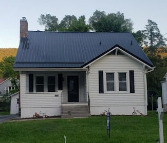 1709 College Ave, Bluefield, WV 24701