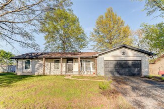 8 Carol Dr, Waterloo, IL 62298