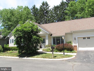 4 Birchwood Ct, Princeton, NJ 08540