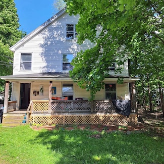 110 S Branch St, Bennington, VT 05201