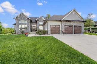 6296 Sudbury Ct, Johnston, IA 50131