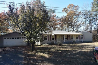 115 Falcon St, Selmer, TN 38375