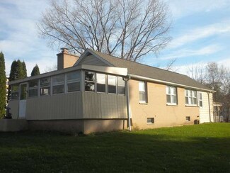 25581 W Grant Ave, Ingleside, IL 60041