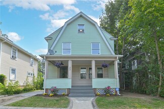33 Huxley Ave, Providence, RI 02908