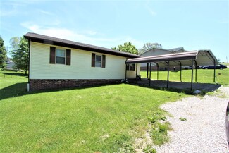 577 Twin View Ln, Huntington, WV 25704