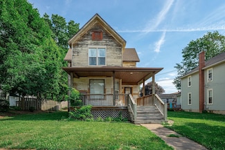644 W Elk St, Freeport, IL 61032