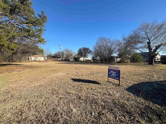 1240 S 9th St, Duncan, OK 73533