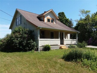 1134 Bremen Rd, Waldoboro, ME 04572