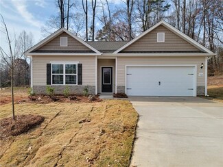 3422 Robindale Dr, Winston-Salem, NC 27107