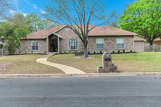 513 Winged Foot Ln, Kerrville, TX 78028