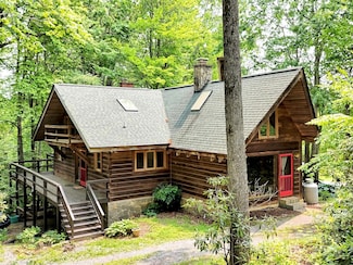 429 Biodome Dr, Waynesville, NC 28785