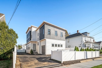 92 Chapel St Unit 92, Newton, MA 02458