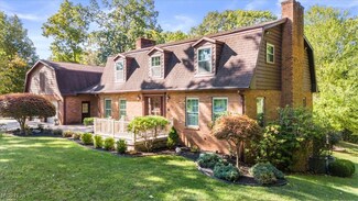 140 Richwood Ct, Belpre, OH 45714