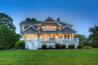4 Ledge Rd, Bristol, RI 02809