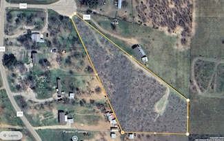 152 County Road 7752, Devine, TX 78016