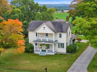 1516 Atkins Rd, Petoskey, MI 49770