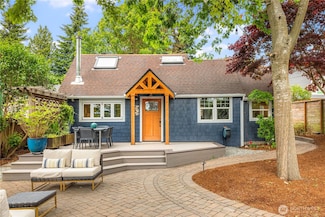 1410 N 100th St, Seattle, WA 98133
