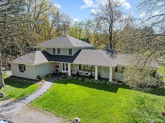 9855 Ortonville Rd, Clarkston, MI 48348