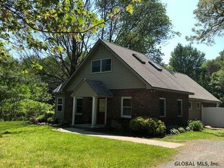 1715 Champagne Dr, Castleton On Hudson, NY 12033
