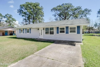 6608 Columbus Cir, Ocean Springs, MS 39564