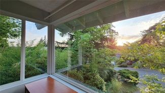 13709 SE 23rd St, Bellevue, WA 98005