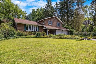 7530 Elmcrest Rd, Liverpool, NY 13090