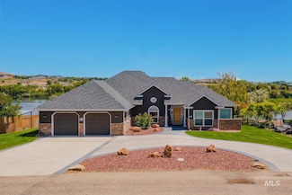 311 Riverview Dr, Marsing, ID 83639