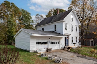 84 School St, Sanbornville, NH 03872