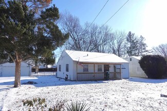 1269 Clark St, Galesburg, IL 61401
