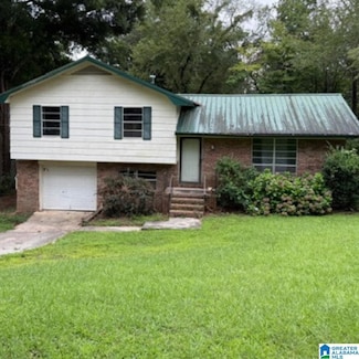 1018 Hillcrest Dr, Weaver, AL 36277