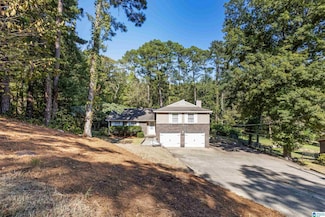 212 Laurel Dr, Gardendale, AL 35071