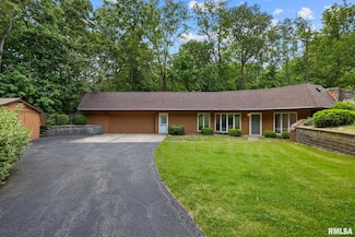 600 Ernest St, Washington, IL 61571