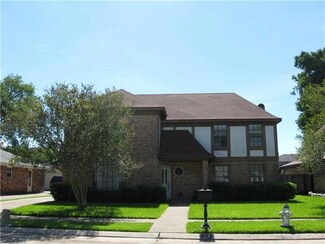 38 Yosemite Dr, New Orleans, LA 70131