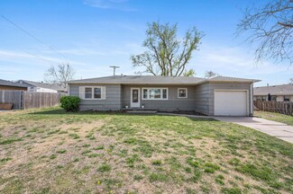 123 Hemlock Ln, Newton, KS 67114