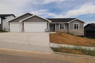 2049 Sky Blue Dr, Dubuque, IA 52001